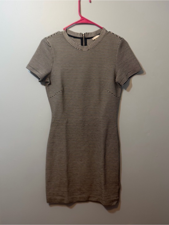 H&M Dresses & Skirts - H&M Black and White Striped Short-Sleeve Mini Dress
